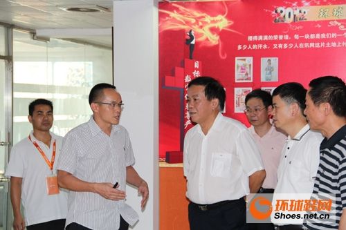 泉州市人民政府副市长林伯前带领市直有关单位领导一行莅临福建讯网